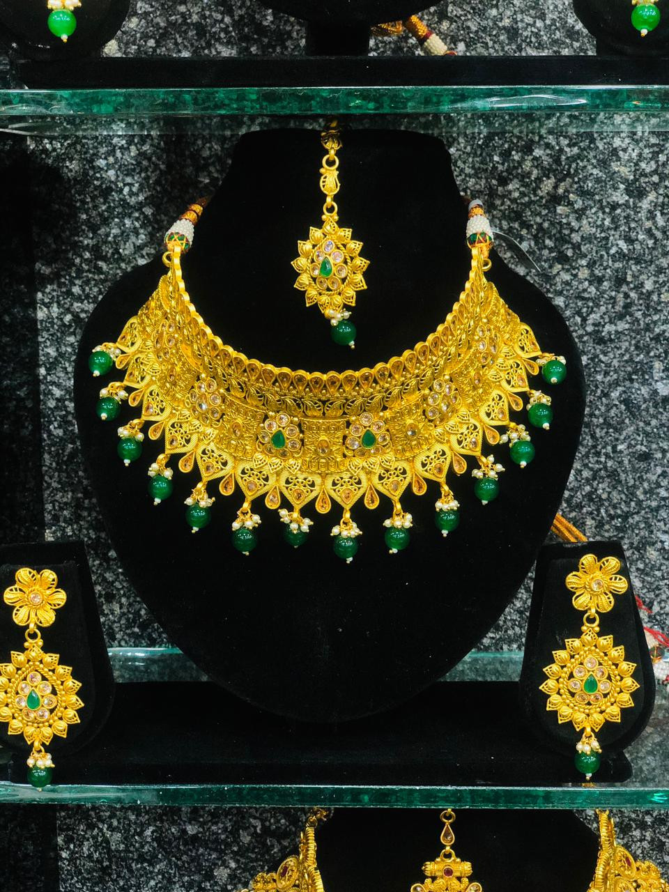 MIMI WOMEN'S GALLERY