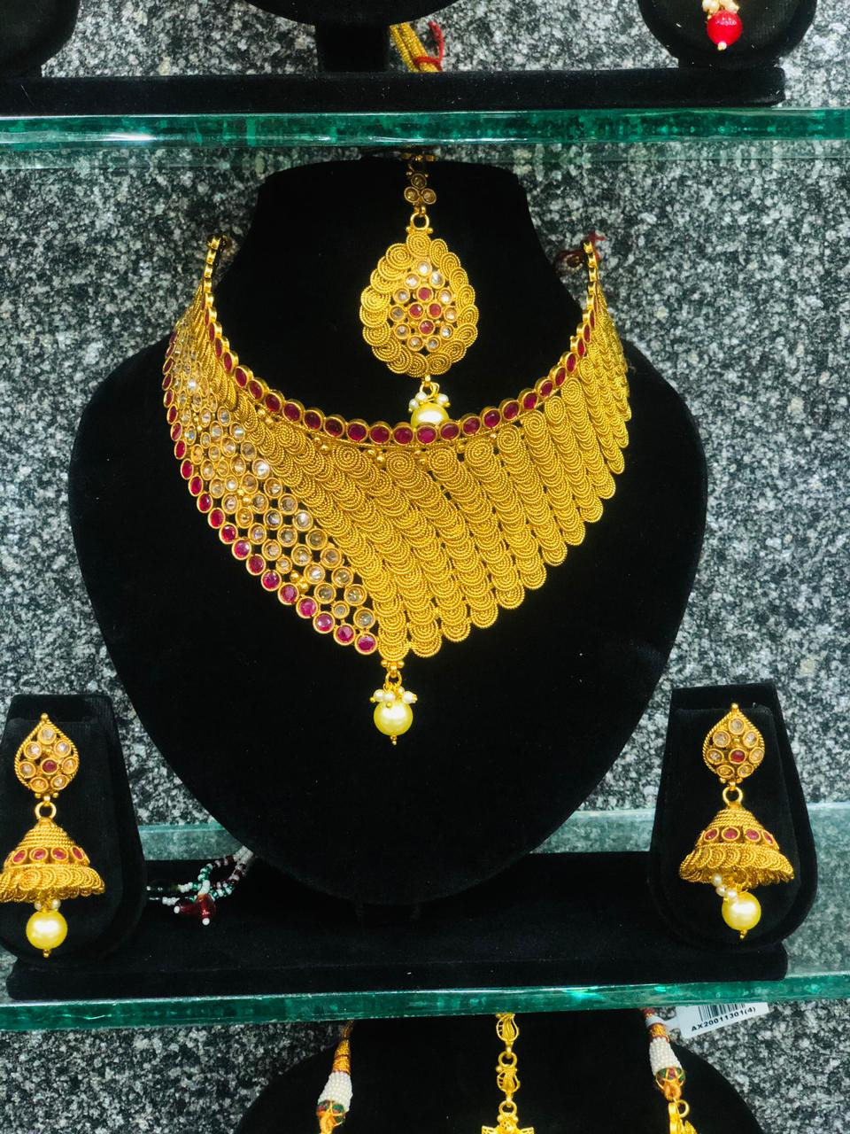 MIMI WOMEN'S GALLERY